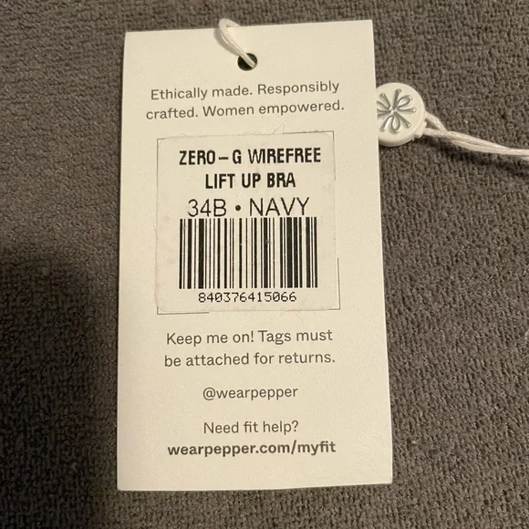 NWT - Pepper Zero-G Wirefree Lift Up Bra - 34B Navy - Picture 3 of 5